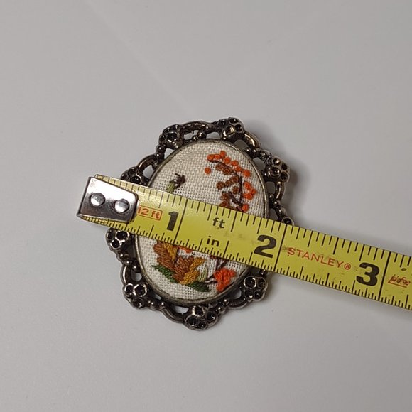 Vintage Metal Oval And Floral Embroidery Orange Flower Brooch - Picture 8 of 12